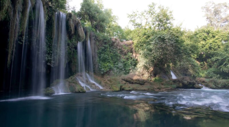 Kalabalıktan Uzaklaşıp Sesiyle Huzur Bulabileceğiniz Şelaleler