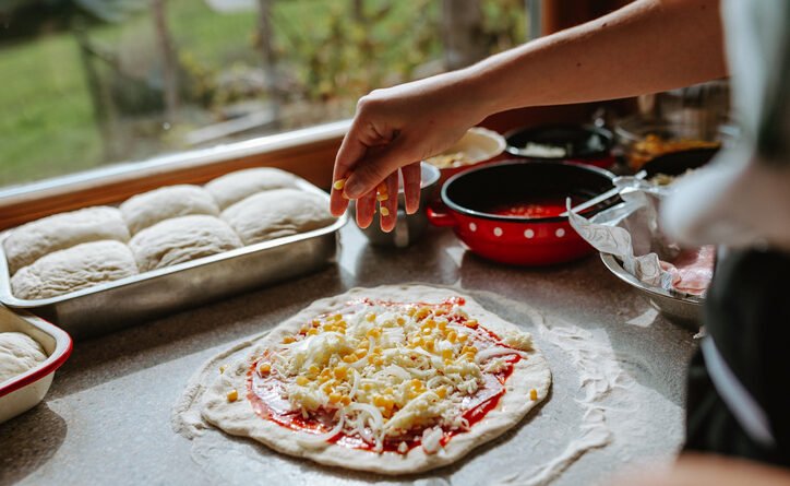 Pizza Hamuru Nasıl Yapılır? En Lezzetli Pizza Hamuru Tarifi!