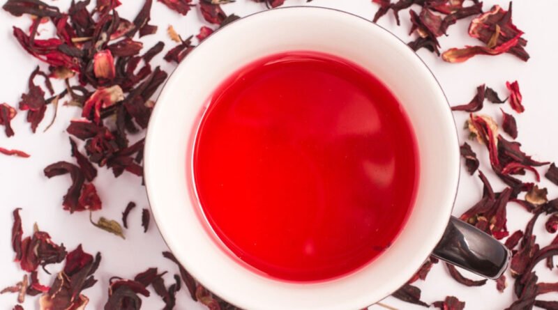 Hibiskus Çayının Faydaları ve Zararları: 4 Soruda İnceliyoruz