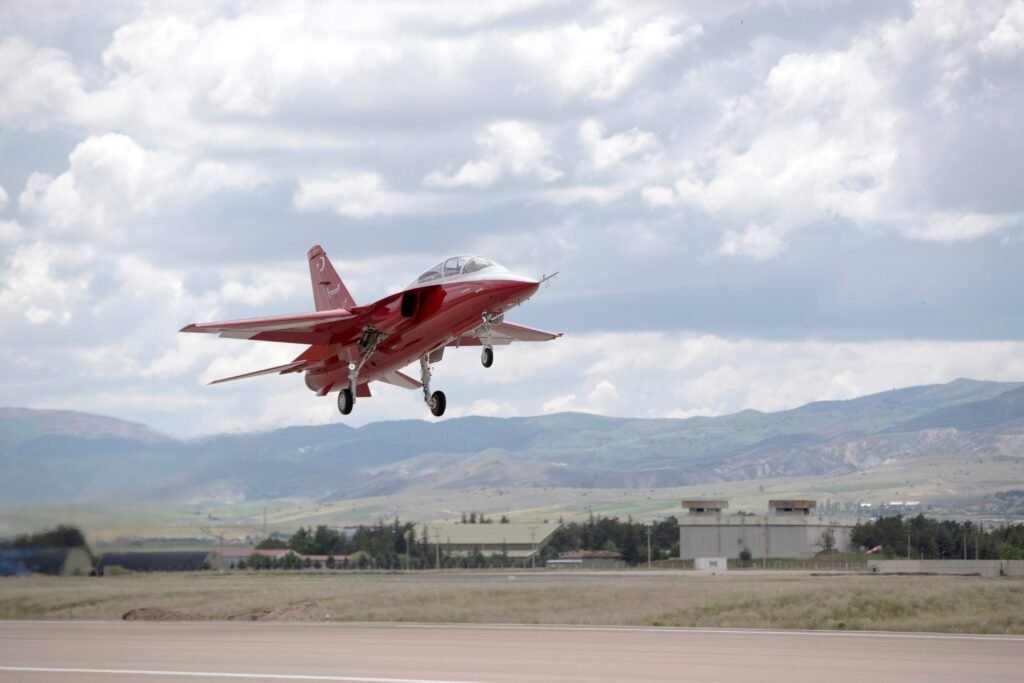 Türkiye ve İspanya Arasındaki Tarihi Jet Eğitim Uçağı Anlaşması