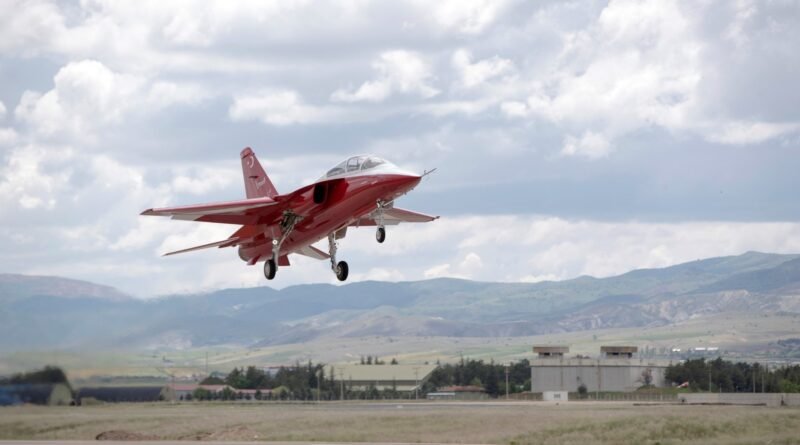 Türkiye ve İspanya Arasındaki Tarihi Jet Eğitim Uçağı Anlaşması