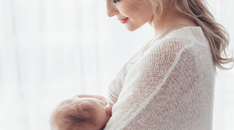 Bebek Emzirme İçin Doğru Pozisyonlar ve Teknikler