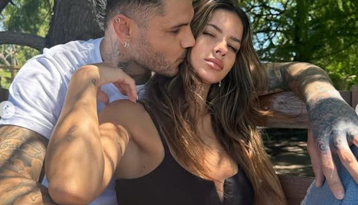 Icardi ve sevgilisi China Suarez'ten romantik anlar: Dizine yatırıp saçlarını okşadı!