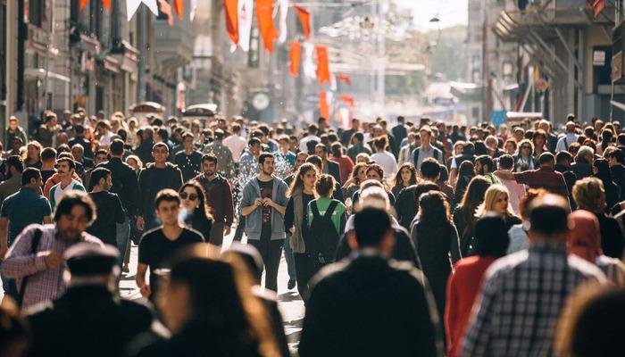 Hareketlilik Başladı: 4 Bakanlık Yeni Düzenleme Üzerinde Çalışıyor - Yaş Sınırı Belirlendi!