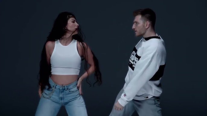 Demet Özdemir'in Dans Şovu