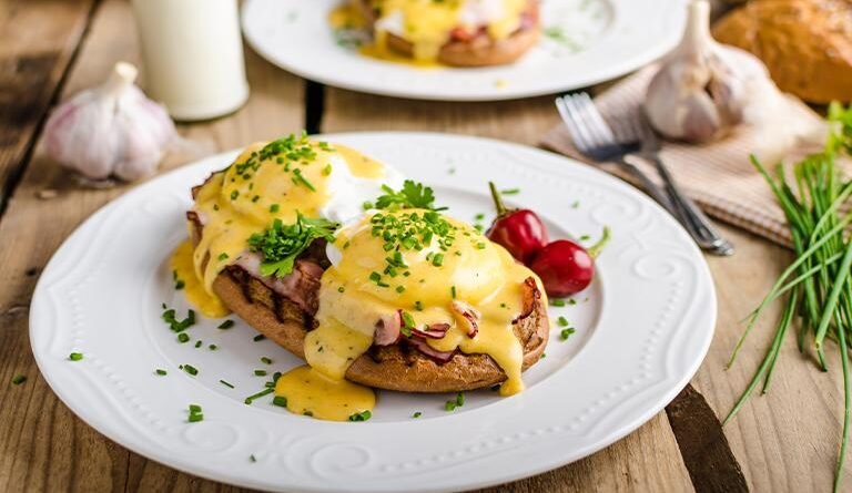 Dünya Eggs Benedict Günü'ne Özel Lezzetli Eggs Benedict Tarifi