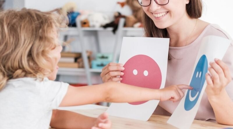 Otizm Nedir ve Belirtileri Nelerdir? | Unigo