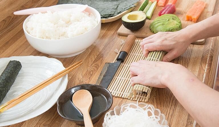 Evde Sushi Nasıl Yapılır? Sushi Yapımı Hakkında Bilgiler