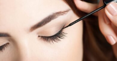 Eyeliner Nasıl Uygulanır? Adım Adım Eyeliner Çekme Rehberi