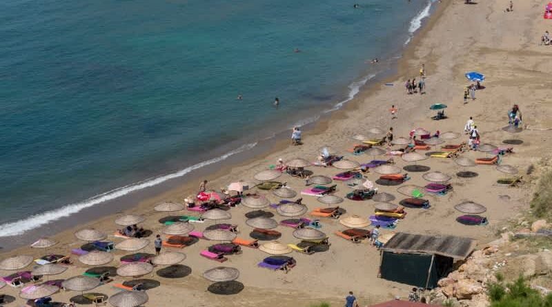 Gökçeada Plajları: 9 Büyüleyici Turkuaz Nokta