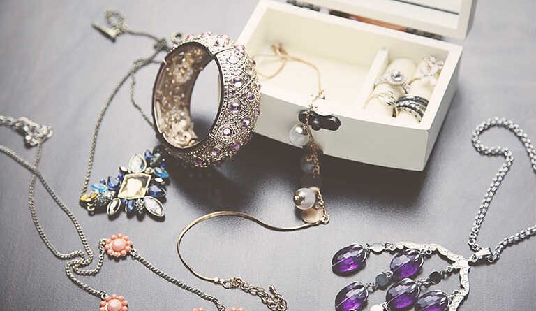 Kararan Takıları Parlatmanın Yolları (Kendin Yap)