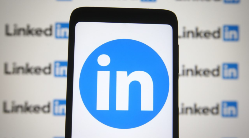 LinkedIn, Yapay Zeka Eğitimi İçin Özel Mesajları mı Kullanıyor?