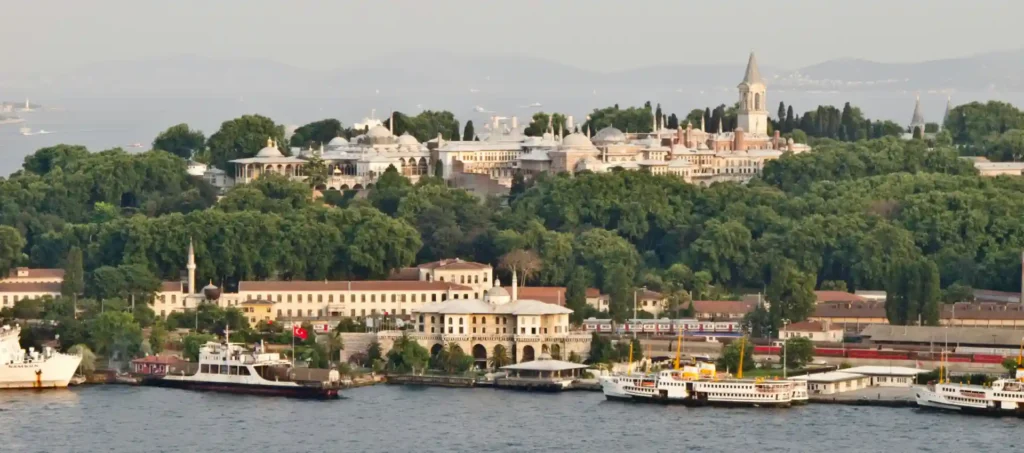 Topkapı Sarayı'nın Bölümleri ve Özellikleri Hakkında Bilgiler