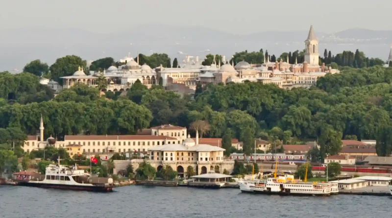 Topkapı Sarayı'nın Bölümleri ve Özellikleri Hakkında Bilgiler