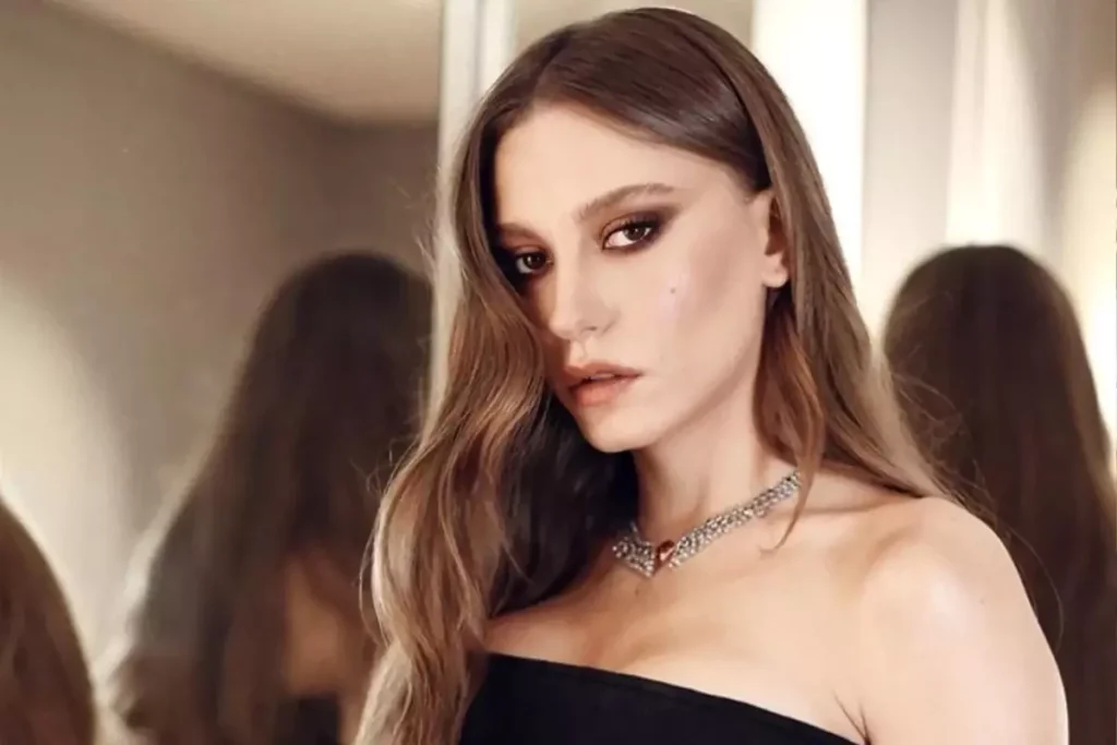 Serenay Sarıkaya Paris'te Görüntülendi