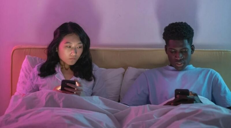 Duygusal Aldatma, Fiziksel Aldatmadan Daha mı Riskli?