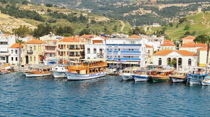 Foça’da Keşfedilecek Yerler: En Güzel 19 Nokta