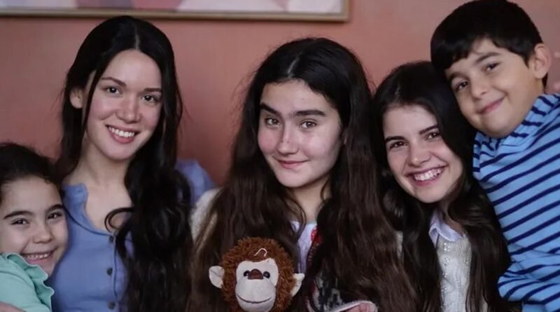 Ece Bağcı'dan Sahipsizler setinden paylaşım: "Bilezik artık bende" - Son Dakika Magazin Haberleri