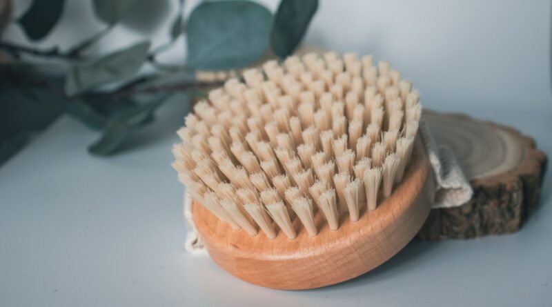 Kuru fırçalama yüz bölgesinde uygulanabilir mi?