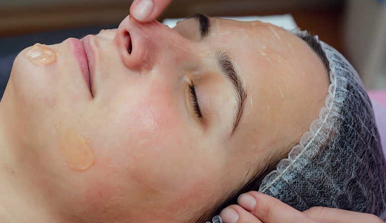 Sivilce Lekeleri Nasıl Giderilir? Çözüm Önerileri ve Ürün Önerileri