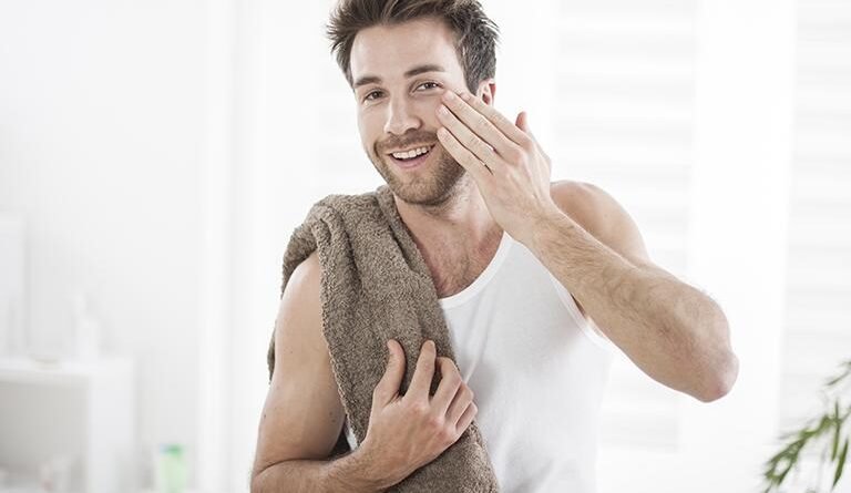 Erkeklere Özel 9 Yaşlanma Karşıtı Ürün Önerisi (Bakım İpuçları)