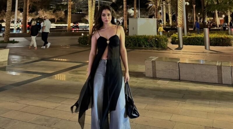 Cemre Baysel'den Dubai'de Çekilen Pozlar
