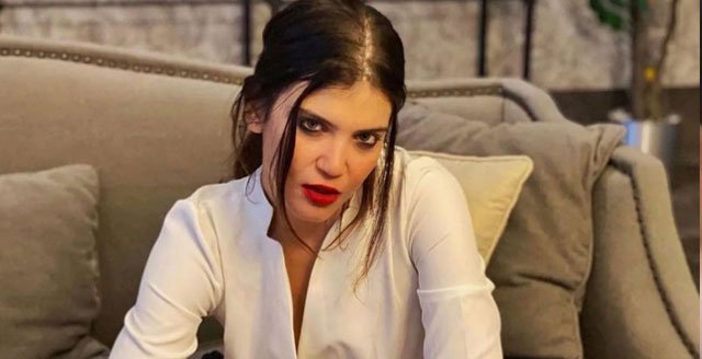 Feyza Civelek Kaza Geçirdi, Hayranlarından Dua İstedi!