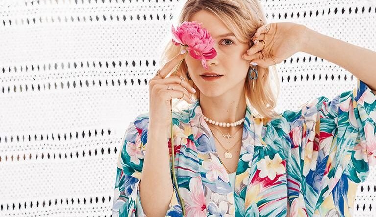 Elbiseye Uygun Kolye Nasıl Seçilir?