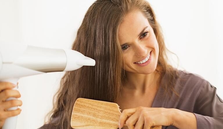 Brezilya Fönü Nedir? Evde Uygulamanıza Yardımcı İpuçları