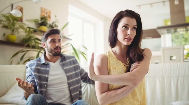 "Erkeklerin Sıkça Kurduğu 10 Yaygın Yalan" 

Büyük veya beyaz yalanlar, yalan söylemeyen insan neredeyse yoktur. Ancak erkekler, kadınlara kıyasla daha fazla yalan söyleme veya durumu inkâr etme eğilimindedir. Erkekler genellikle egolarını korumak veya bir durumdan kaçmak için yalanlara başvururlar. İşte erkeklerin en çok söylediği 10 klasik yalan...