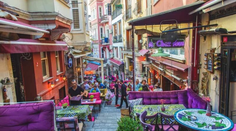 İstanbul'un Gastronomi Rehberi: Cihangir'deki Kafeler ve Restoranlar