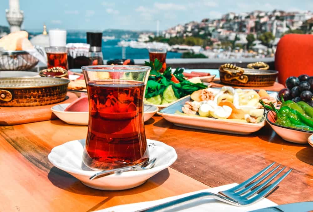 İstanbul Otelleri Rehberi: Brunch Sunan Oteller Nerede?
