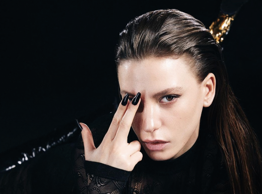 Dev Reklam Anlaşmasıyla Serenay Sarıkaya’nın Yeni Başarısı