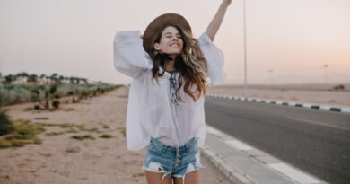 Kısa Boylu Kadınlar Hangi Tarzda Giyinmeli? | Moda