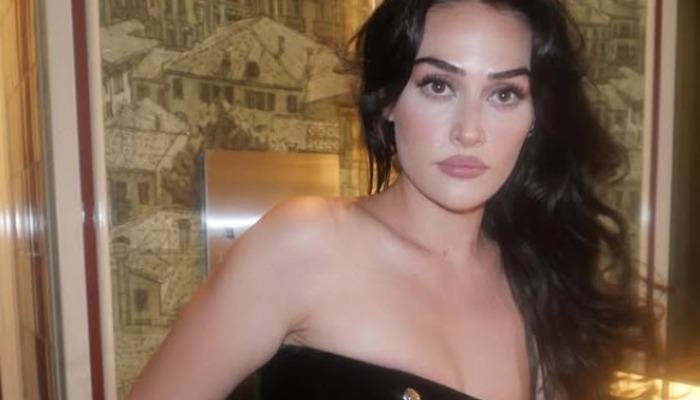 Esra Bilgiç'in Son Pozlarıyla Göz Doldurdu! Beğeniler Patladı!