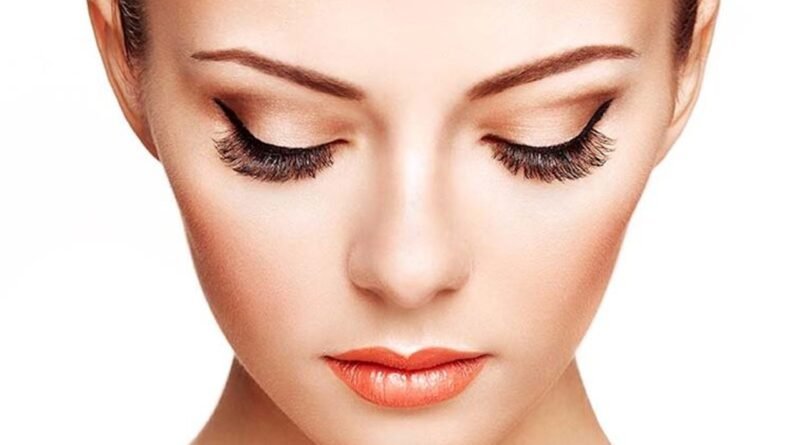 Takma Kirpik Nasıl Takılır? Kullanım İpuçları ve Püf Noktaları