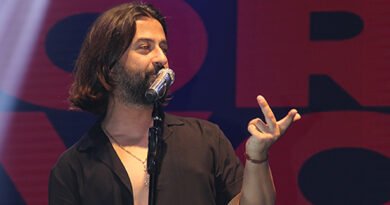 Anneler İçin Özel Şarkı Sürprizi!