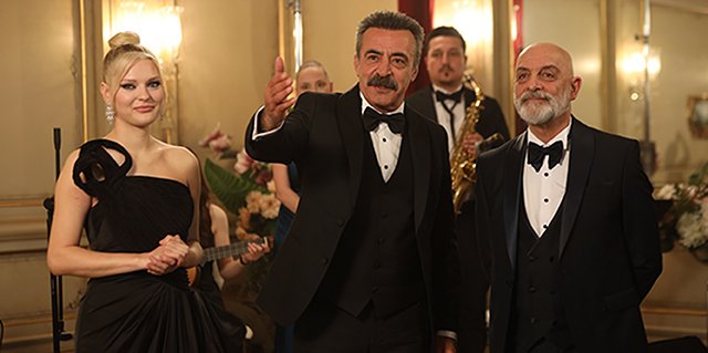 Çift Kişilik Oda: Nilüfer ve Kaan'ın Hikayesi Başlıyor!