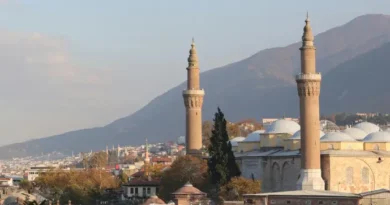 Bursa Ulu Camii: Tarih ve Mimari Güzelliklerini Keşfedin