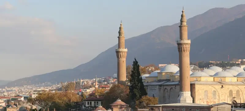 Bursa Ulu Camii: Tarih ve Mimari Güzelliklerini Keşfedin