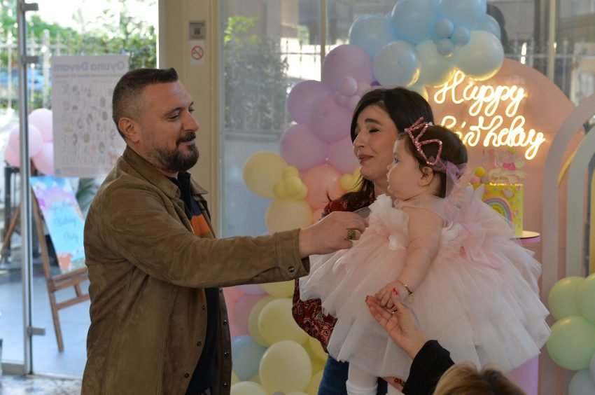 Gonca Vuslateri, Kızı Asya’nın 1. Yaşını Oyuncak Müzesi’nde Kutladı