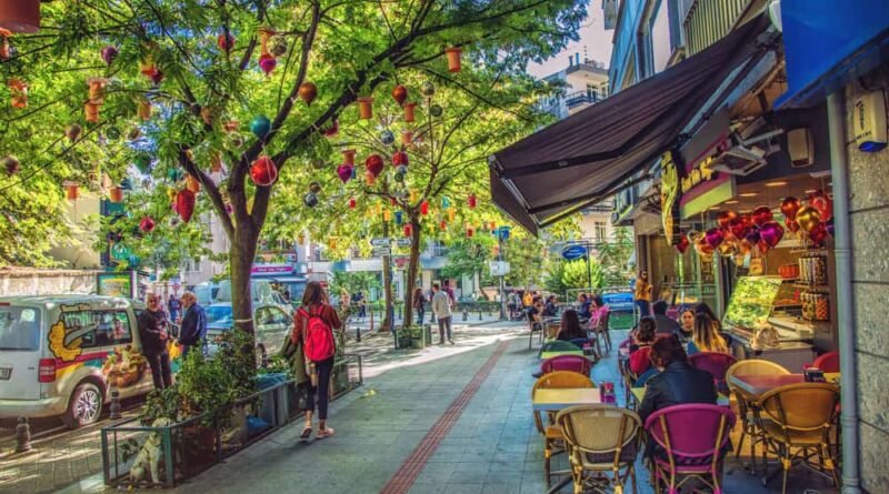 Kadıköy'ün En Güzel Kafeleri: İstanbul'un Lezzet Rehberi