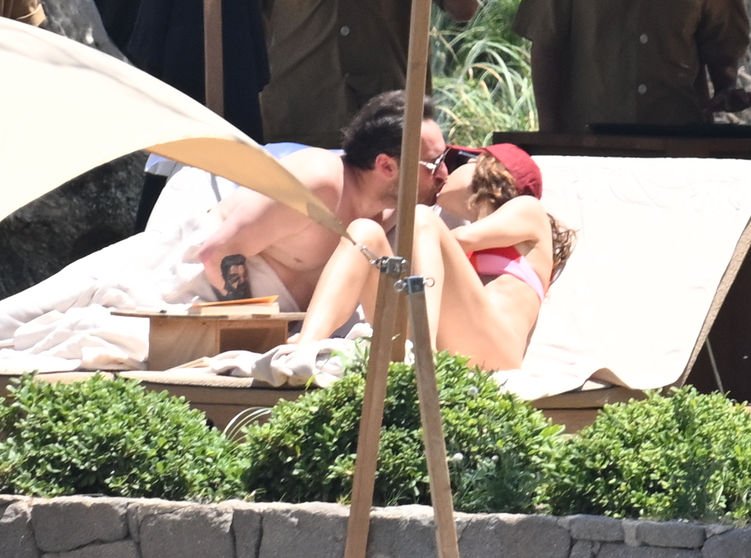 Yağmur Ünal ve Eren Kesimer Bodrum'da Aşk Dolu Tatil Keyfi Yaşıyor!