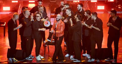 Berkay Harbiye'de Konser Verdi: 'Bu Gece Bitmesin!'