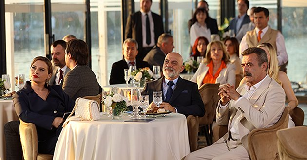 Çift Kişilik Oda: Sevil ve Kaan Arasında Gerilim!