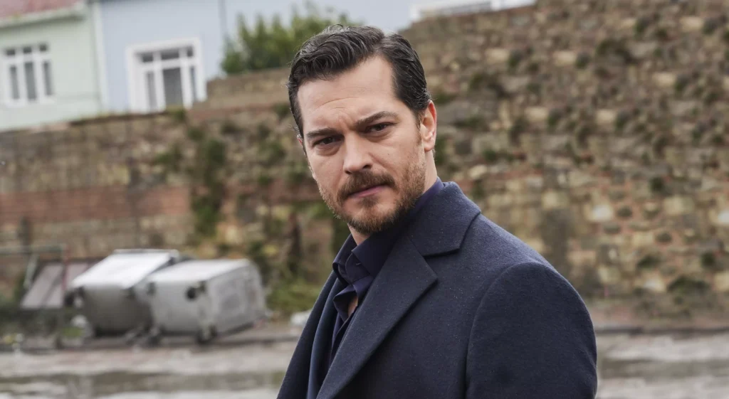 Çağatay Ulusoy'un Yeni Projesi: Uykusuz Adam Geliyor!