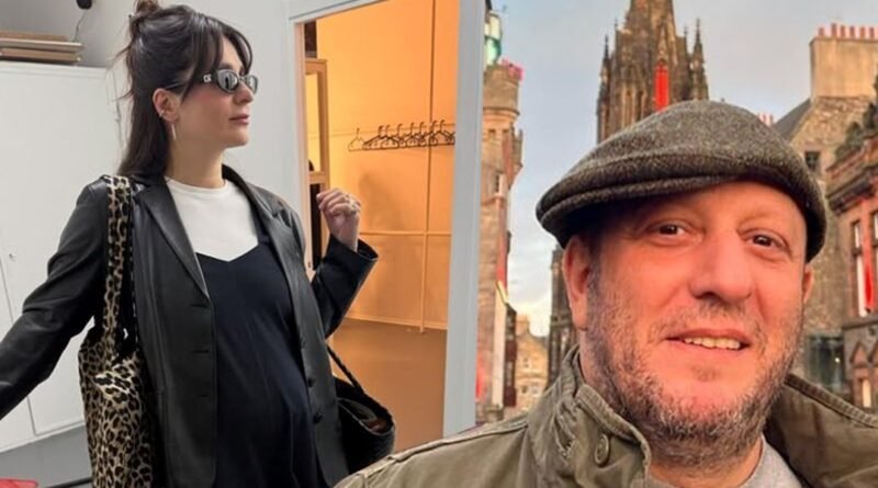 Bebek heyecanı yaşayan Meriç Aral ve Serkan Keskin'in tatil pozları