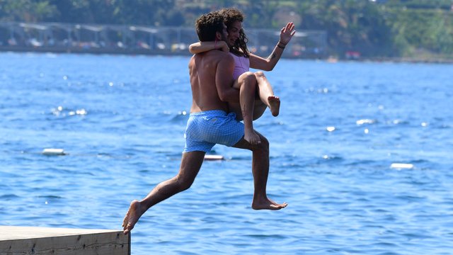 Bodrum'da Aşk Dolu Tatil: Aslı Bekiroğlu ve Uğurcan Günay'ın Keyifli Anları