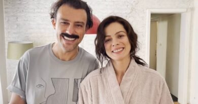 Özge Özpirinçci ve Salih Bademci, “Sakıncalı” Dizisinde Yeniden Buluşuyor