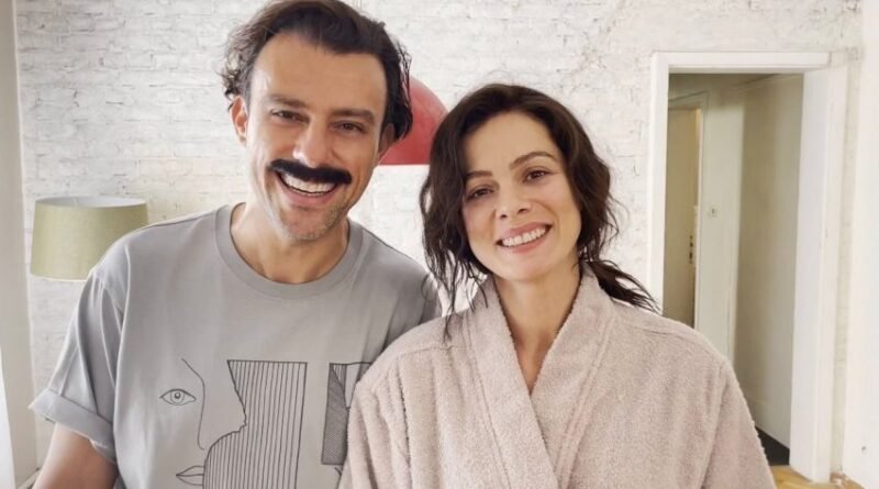 Özge Özpirinçci ve Salih Bademci, “Sakıncalı” Dizisinde Yeniden Buluşuyor